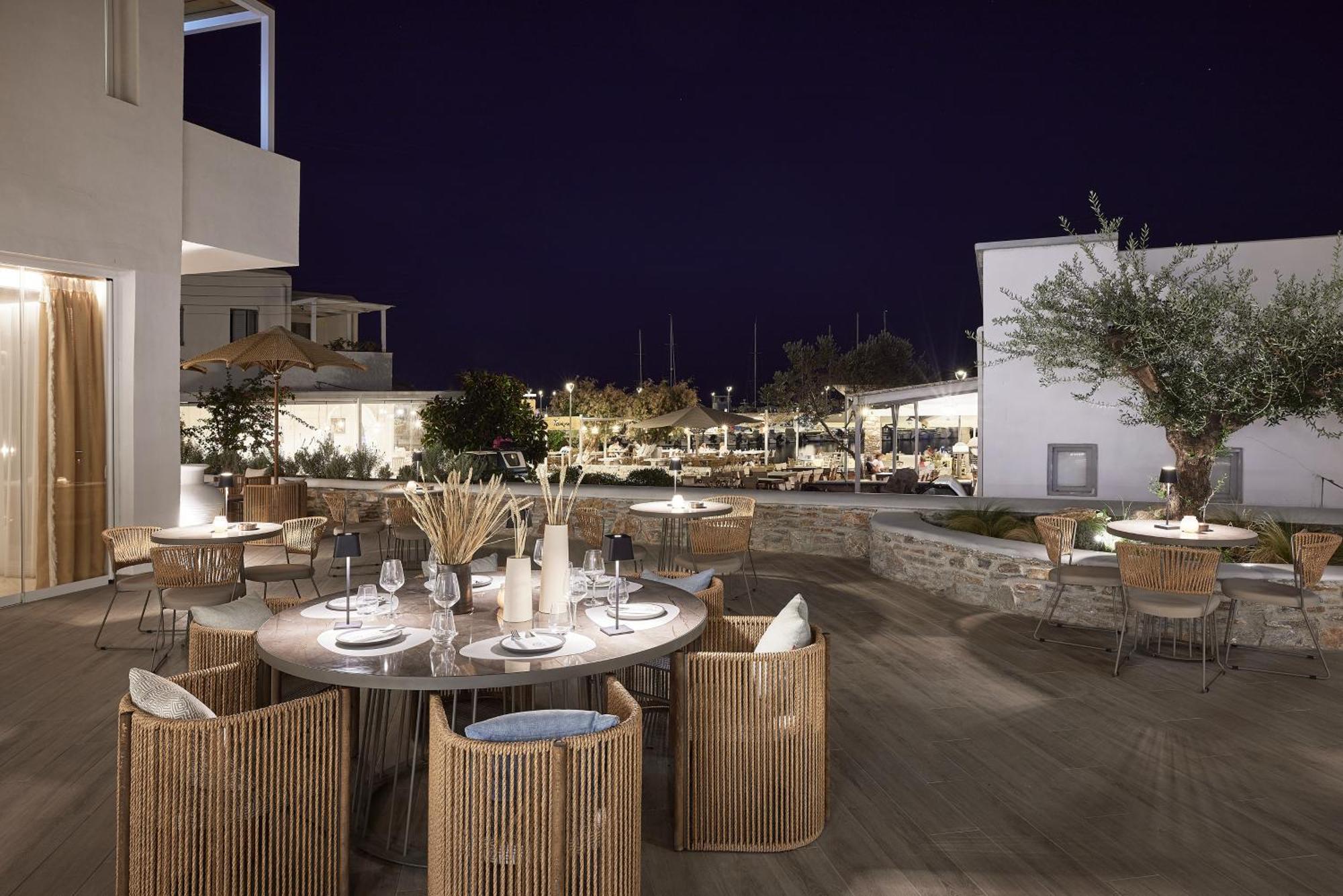 Kythnos Bay Hotel Loutrá Buitenkant foto