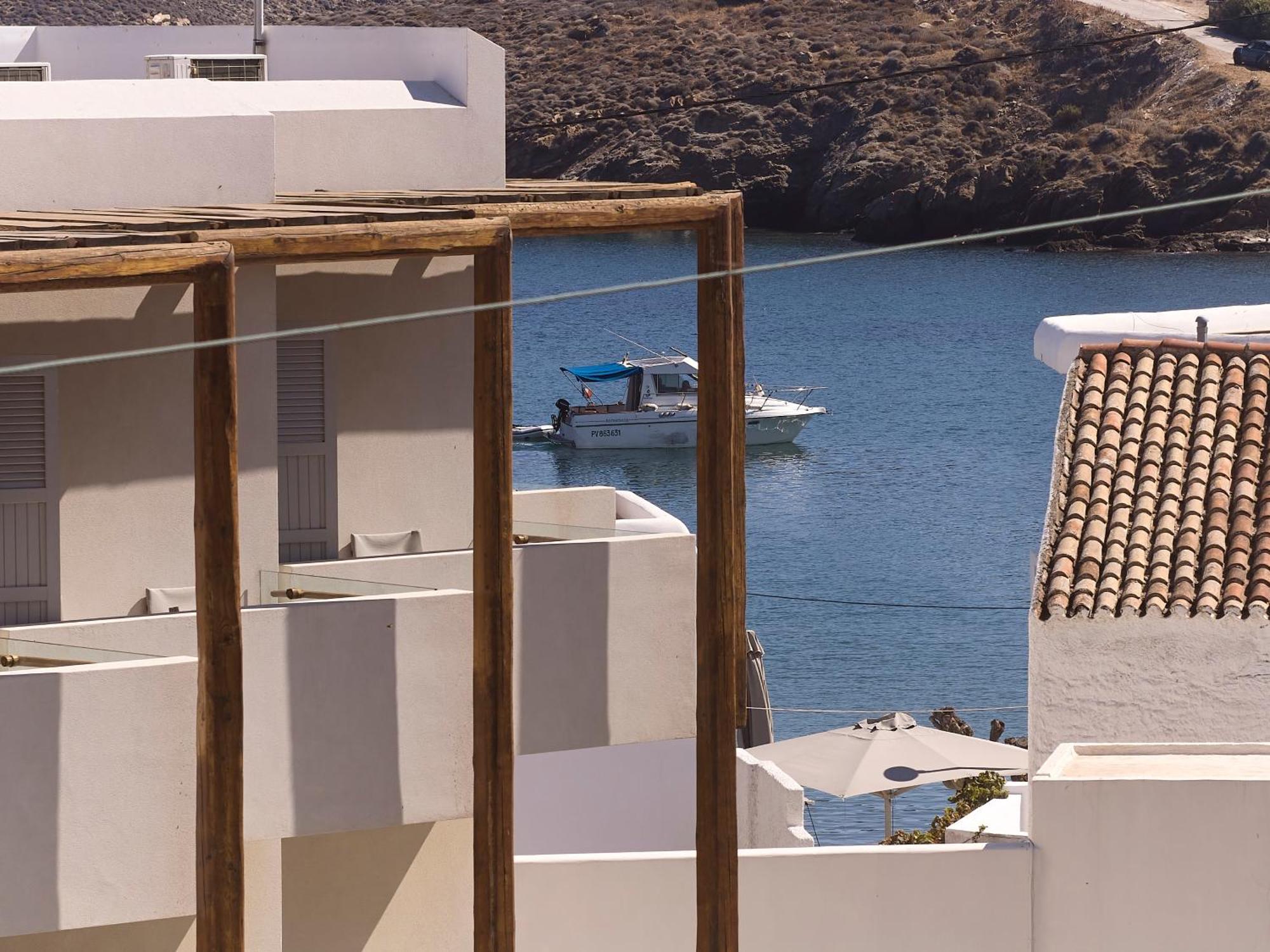 Kythnos Bay Hotel Loutrá Buitenkant foto